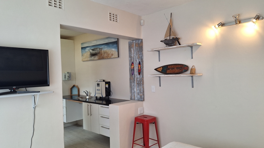 6 Bedroom Property for Sale in Gonubie Eastern Cape